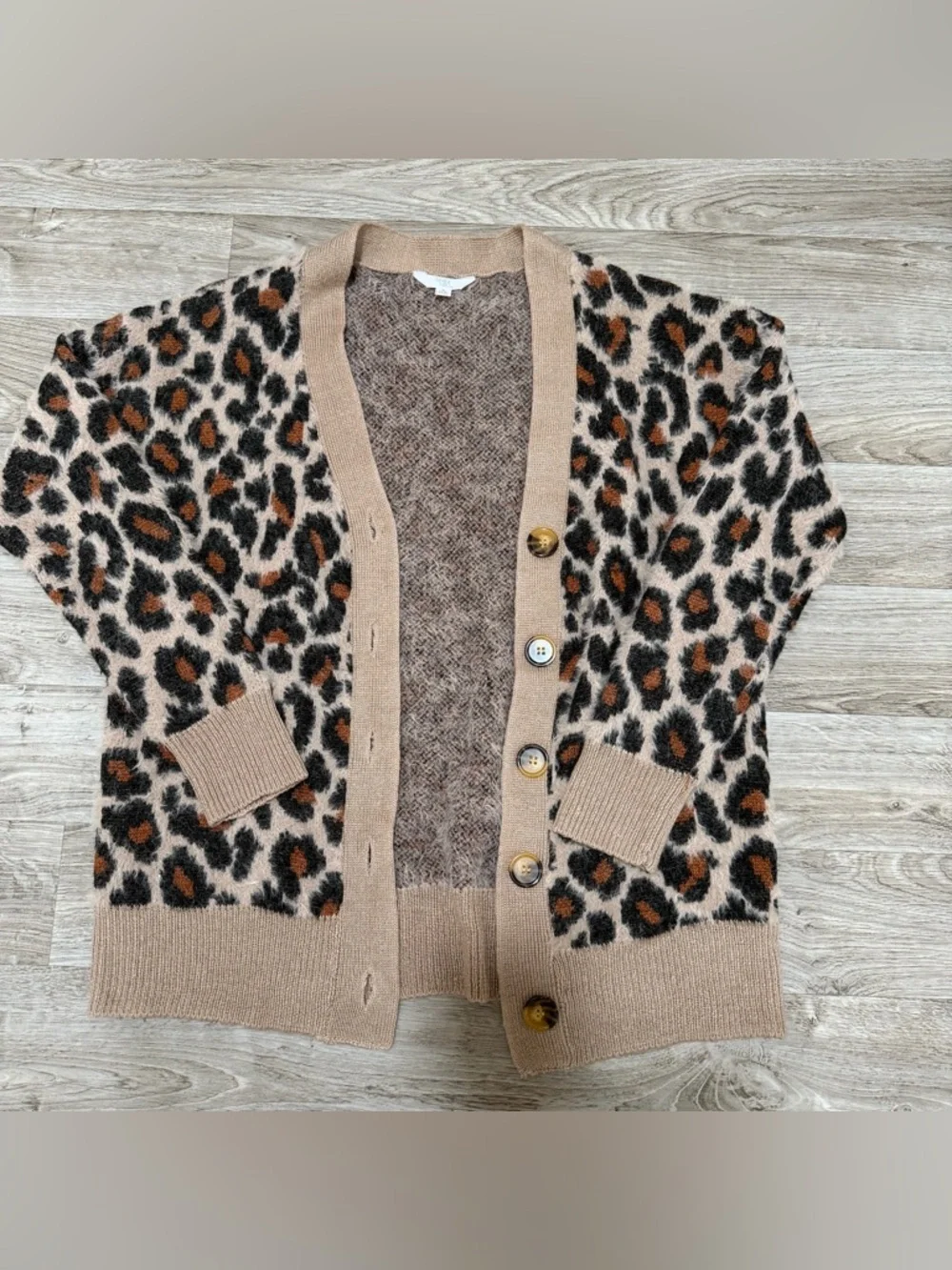 Time and Tru Women’s Super-Soft Eyelash Knit Leopard Print Button-Front Cardigan - Picture 2 of 5
